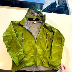 Arc’teryx men’s large goretex ski shell